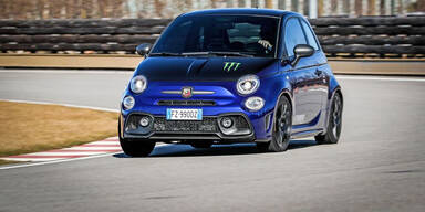 Abarth 595 als Scorpioneoro und Monster Energy