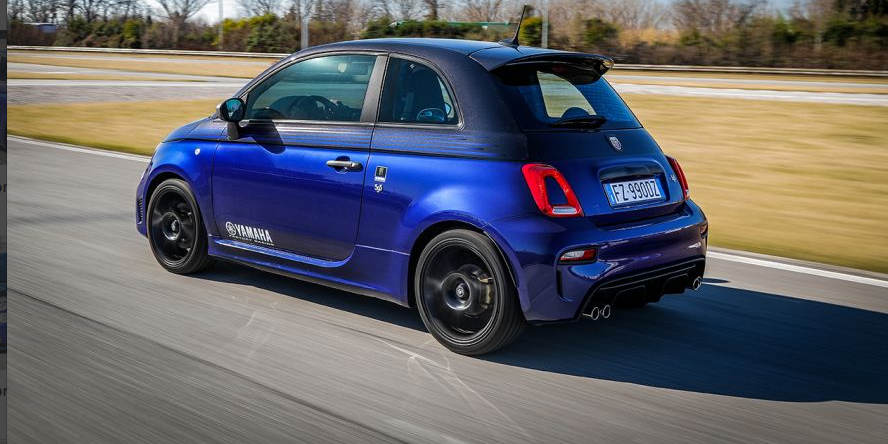 Abarth 595 als Scorpioneoro und Monster Energy