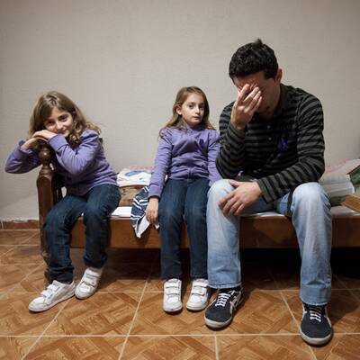 So leben die Zwillinge im Kosovo