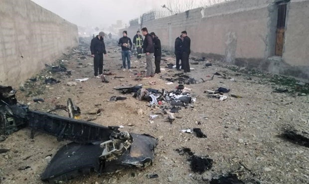 Boeing stürzt nach Start im Iran ab: 176 Tote