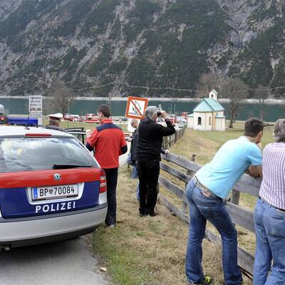 Hubschrauber in Tiroler Achensee gestürzt
