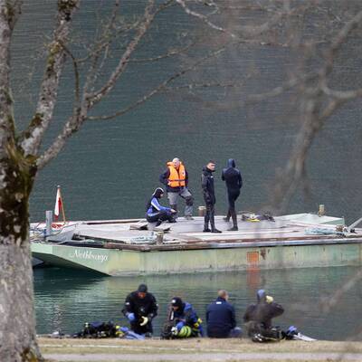 Hubschrauber in Tiroler Achensee gestürzt