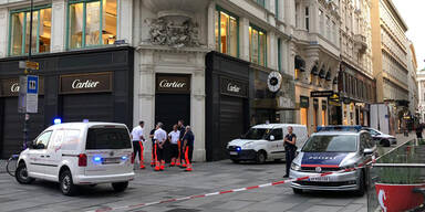 CO-Alarm: Gro&szlig;aufgebot an Einsatzkr&auml;ften am Kohlmarkt