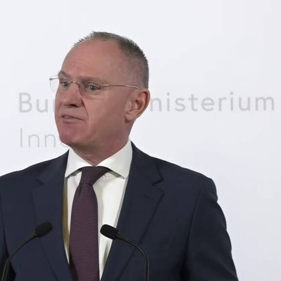 Knallhart-Ansage der Regierung: Mehr Abschiebungen, Return Hubs