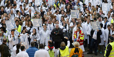 &Auml;rzte stimmen &uuml;ber Streik ab