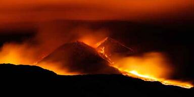 &Auml;tna spuckt schon wieder Asche