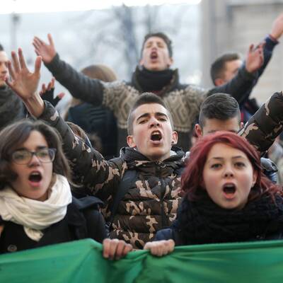 Tausende gehen seit Montag auf die Straße