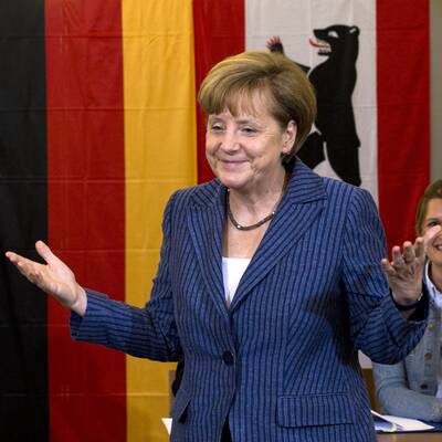 Bundeskanzlerin Angela Merkel gibt ihre Stimme ab