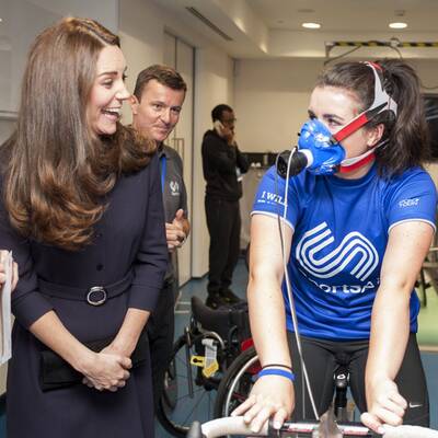 Herzogin Kate besucht junge Sportler