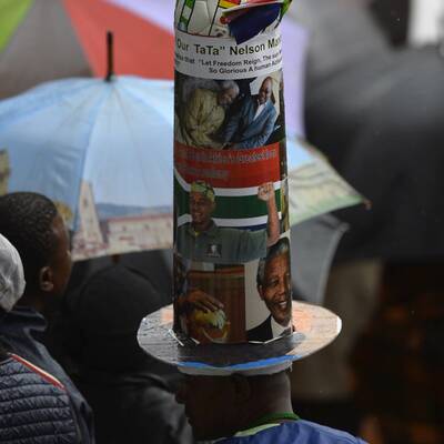 Tausende nehmen Abschied von Nelson Mandela