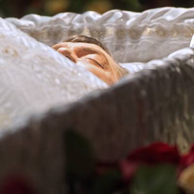 Tausende nehmen Abschied von ermordetem Kremlkritiker Nemzow