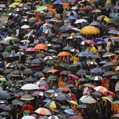 Tausende nehmen Abschied von Nelson Mandela