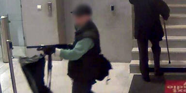 Pumpgun-Schütze weiter auf Flucht