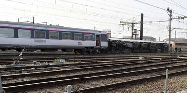 Zug bei Paris entgleist - Sechs Tote