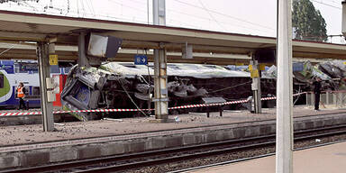 Zug bei Paris entgleist - Sechs Tote
