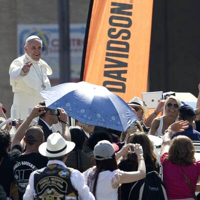 Papst segnet Harley-Davidson-Bikers