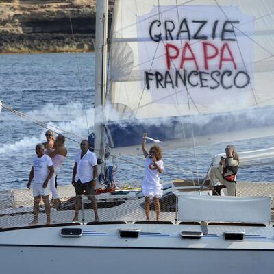 Papst besucht Flüchtlingsinsel Lampedusa