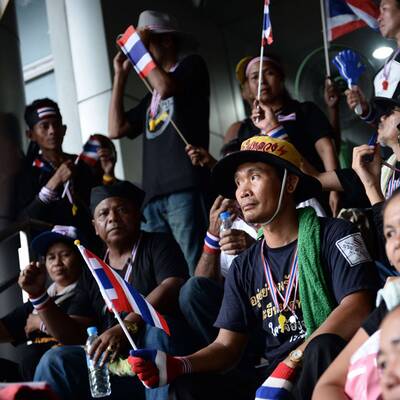 Demonstranten stürmen Regierungsgebäude in Bangkok
