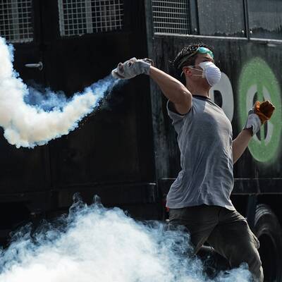 Szenen wie im Bürgerkrieg im Regierungsviertel von Bangkok