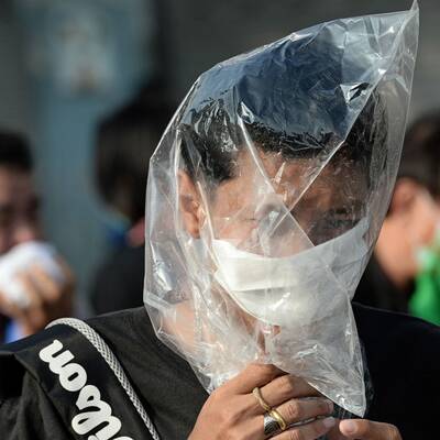 Szenen wie im Bürgerkrieg im Regierungsviertel von Bangkok