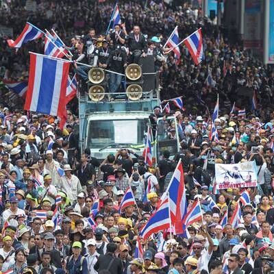 Demonstranten stürmen Regierungsgebäude in Bangkok