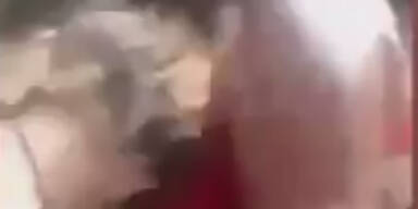 Video: Betrogene Frau verpr&uuml;gelt Rivalin