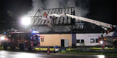 Großbrand: 50 Meter hohe Flammen