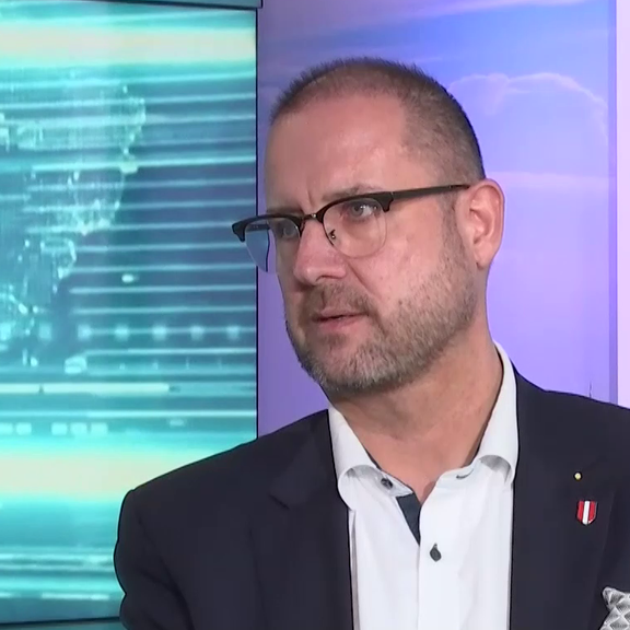 Weißmann ist Weg! Christian Hafenecker im Interview | Isabelle Daniel