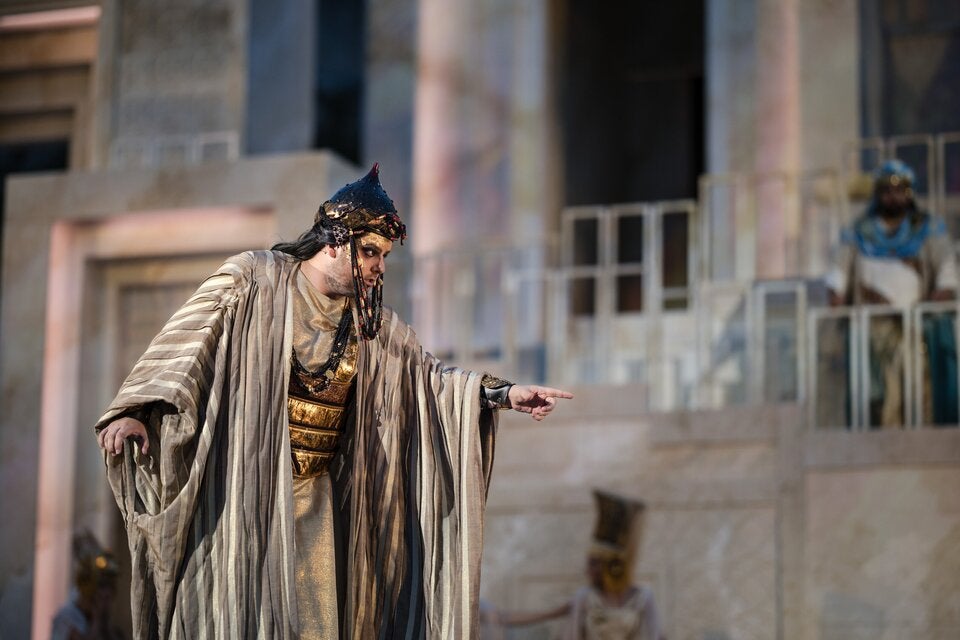 Aida: Opern-Spektakel im Steinbruch und im TV