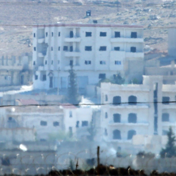 IS hisst Flagge in Kobane