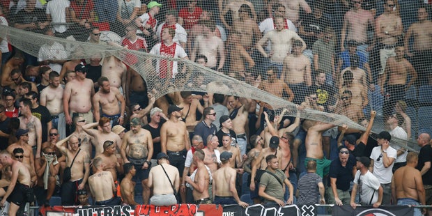 Sturm - Ajax: Hooligans vereinbaren brutale Prügelei
