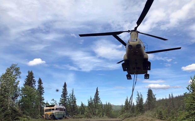'Into The Wild': Militär holt Bus aus der Wildnis Alaskas