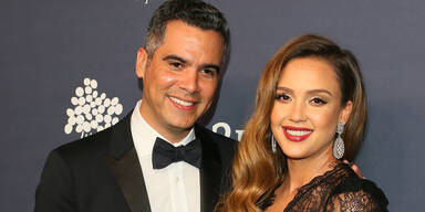 Jessica Alba Cash Warren