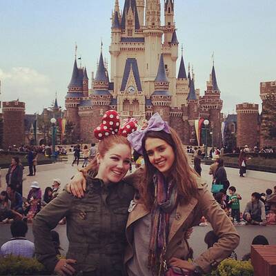 Jessica Alba mit Mann und Kindern in Tokyo