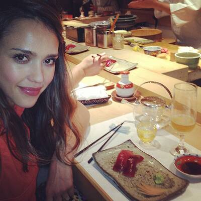 Jessica Alba mit Mann und Kindern in Tokyo