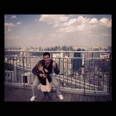 Jessica Alba mit Mann und Kindern in Tokyo