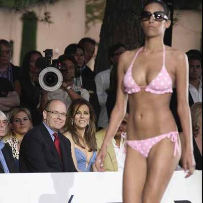 Bikini-Show: Wo wandert da Alberts Blick hin?
