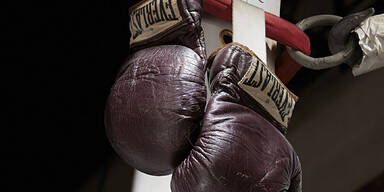 400.000 $ f&uuml;r Alis Boxhandschuhe