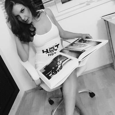 Alina Henessy bietet Russen-Star Sex für Tore