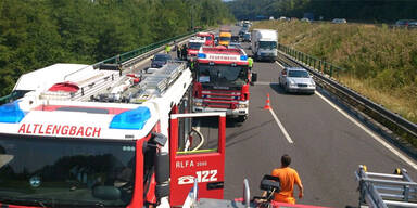 Autobus auf A21 ausgebrannt