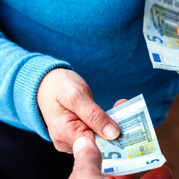 Miete, Handy-Tarife und Co.: Das wird ab 1. April teurer