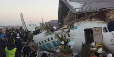 Passagierjet kracht in Haus: Mehrere Tote