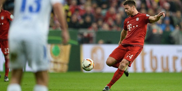 Traumtor von Alonso rettet Bayern