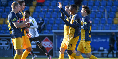 Salzburg erobert Tabellenspitze zur&uuml;ck