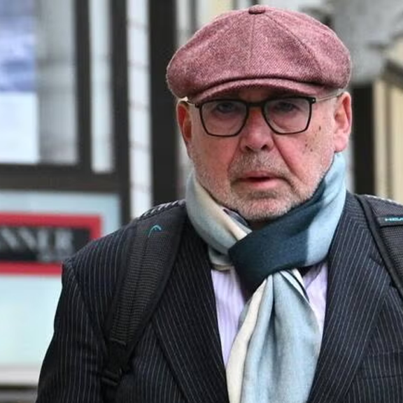 Üppige Bezüge: So viel kosten uns die 