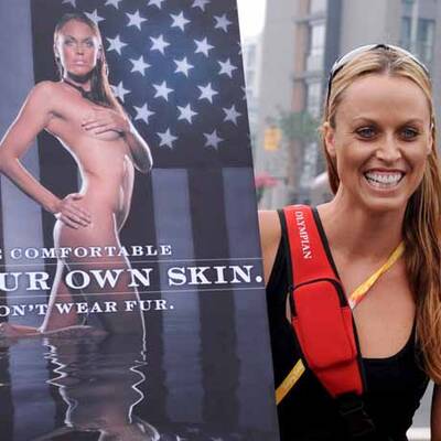 Schwimm-Star Amanda Beard zieht sich für Peta aus