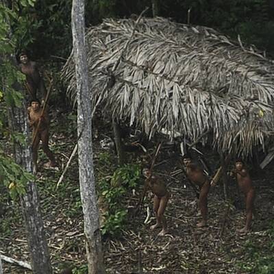 Indios ohne Kontakt zur Zivilisation entdeckt