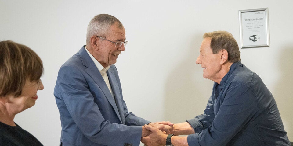 Van der Bellen bei Ambros-Konzert in der Stadthalle