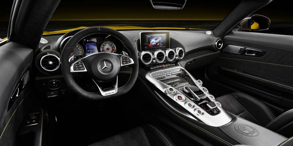 AMG greift mit dem GT S Roadster an