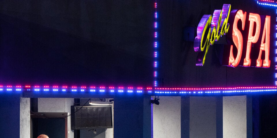 21-Jähriger erschießt 8 Menschen in Massagesalons